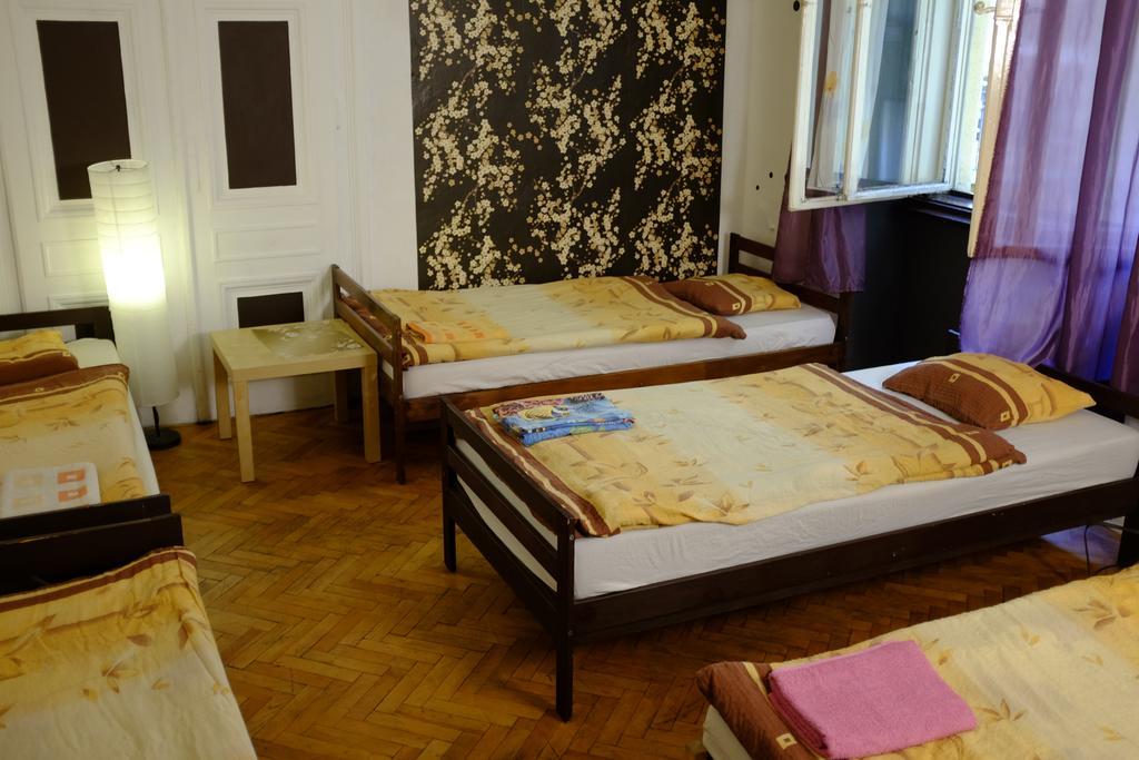 Downtown Hostel Budapest Bagian luar foto
